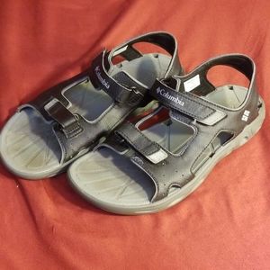 Columbia Strappy Sandals Big Boys Size 6